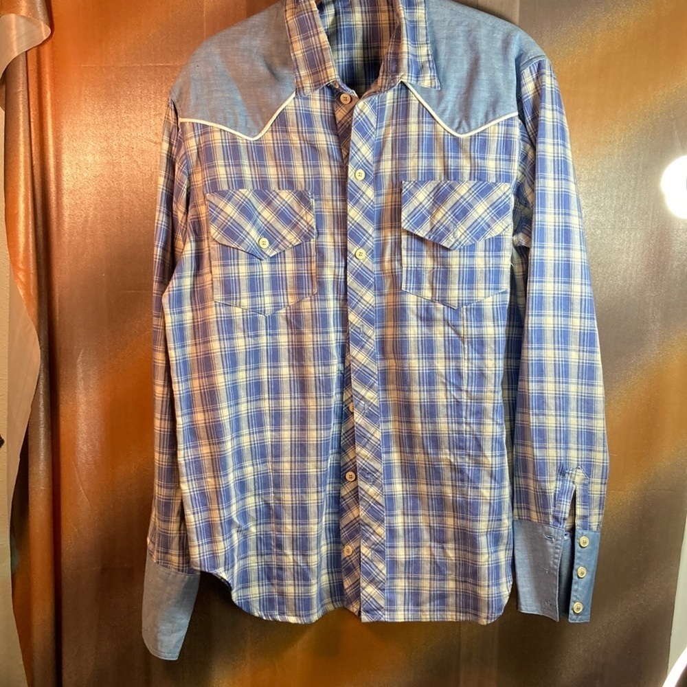 Vintage 1979’s blue‎ plaid western shirt with large cuffs. 44” chest. Size M 125
